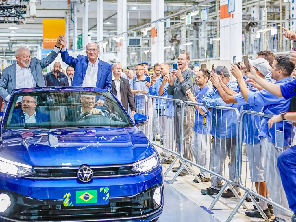 Presidente da República, Luiz Inácio Lula da Silva, durante visita à linha de produção da da Volkswagen, em São Bernardo do Campo. São Bernardo do Campo - SP. Foto: Ricardo Stuckert / PR