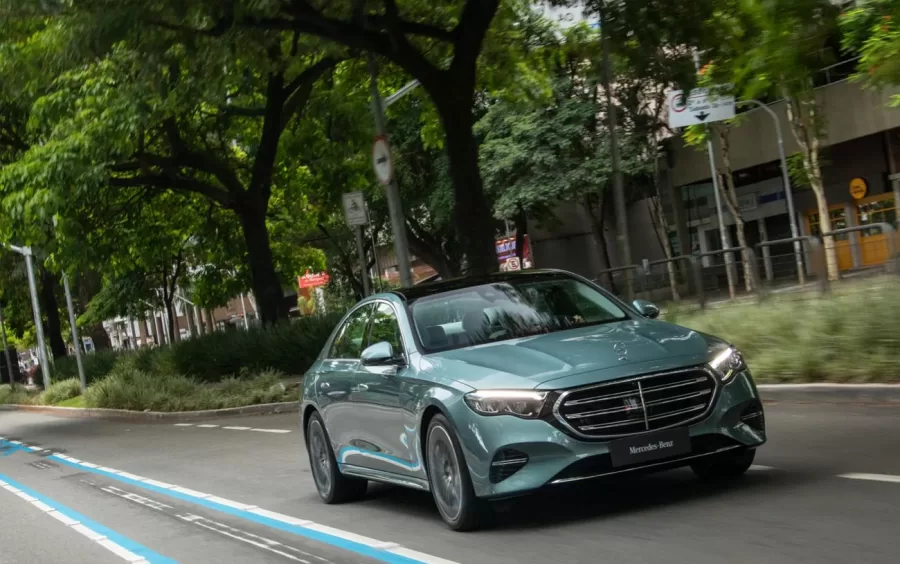 Mercedes-Benz Classe E 2024 chega ao Brasil com novidades impressionantes