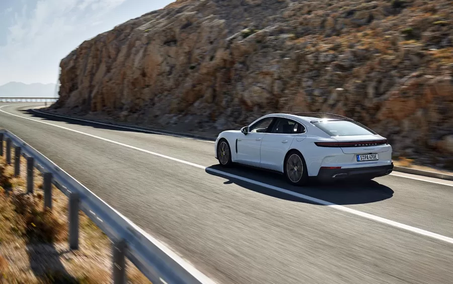 Conheça as novas versões do Porsche Panamera E-Hybrid