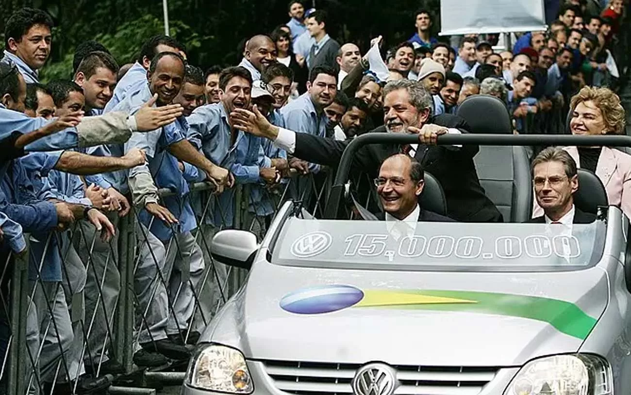 Em 2005, a Volkswagen criou um Fox conversível para celebrar a marca de 15 milhões de carros produzidos no Brasil. (Foto: Ricardo Stuckert/Presidência da República)