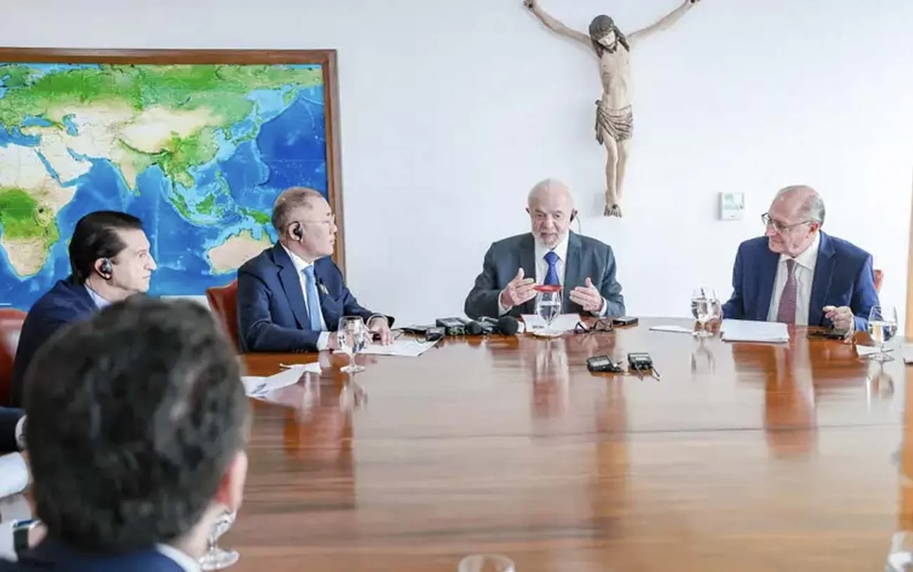 Presidente da República, Luiz Inácio Lula da Silva, durante reunião com o Presidente-Executivo do Grupo Hyundai Motor, Eui-Sun Chung, no Palácio do Planalto. Brasília - DF. Foto: Ricardo Stuckert / PR