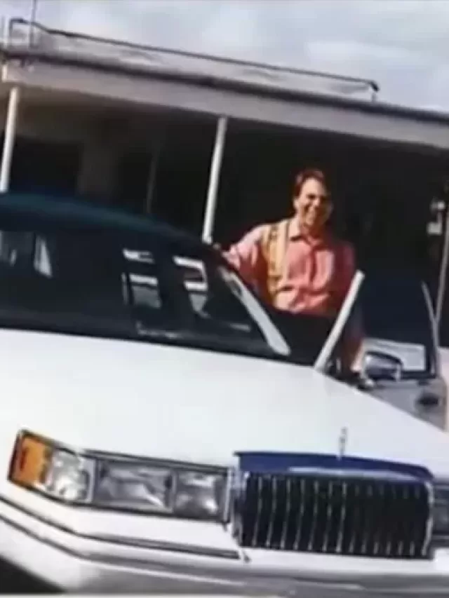 Conheça o Lincoln Town Car 1993, Carro Preferido do Silvio Santos