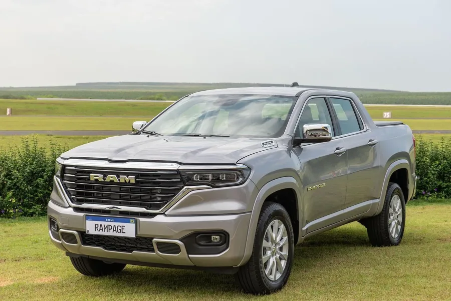 A RAM lançou a linha Rampage 2025 com motor 2.2 turbodiesel, que combina potência e economia.