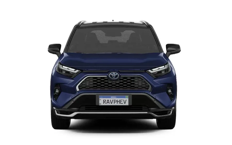 O Toyota RAV4 XSE 2024 apresenta consumo médio de 14 km/l em áreas urbanas e 12,9 km/l em rodovias, destacando-se como um SUV híbrido eficiente para seu segmento e tamanho.