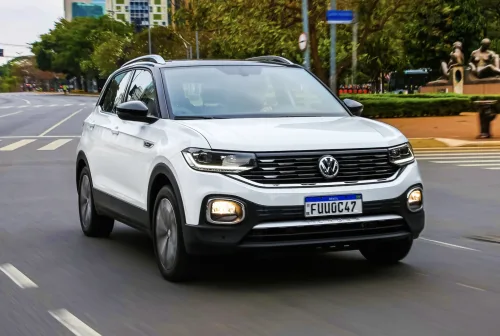 Versão Sense atende ao público PCD, 1.0 TSI é opção básica, Comfortline foca no conforto urbano e Highline 1.4 TSI entrega desempenho superior para quem busca mais potência e tecnologia.