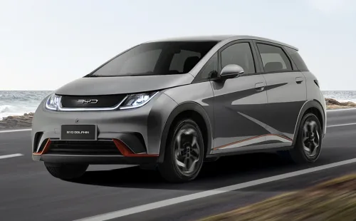 As versões do BYD Dolphin 2025 equilibram eficiência e desempenho, com opções voltadas ao uso urbano ou maior autonomia para quem busca potência e conforto.