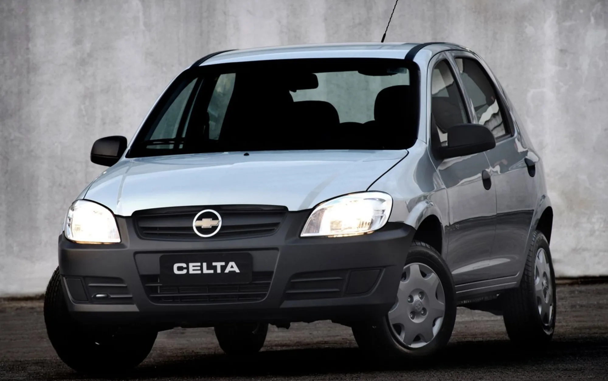 Chevrolet Celta Life 1.0 2008 mostra economia e praticidade ideais para quem roda todos os dias na cidade