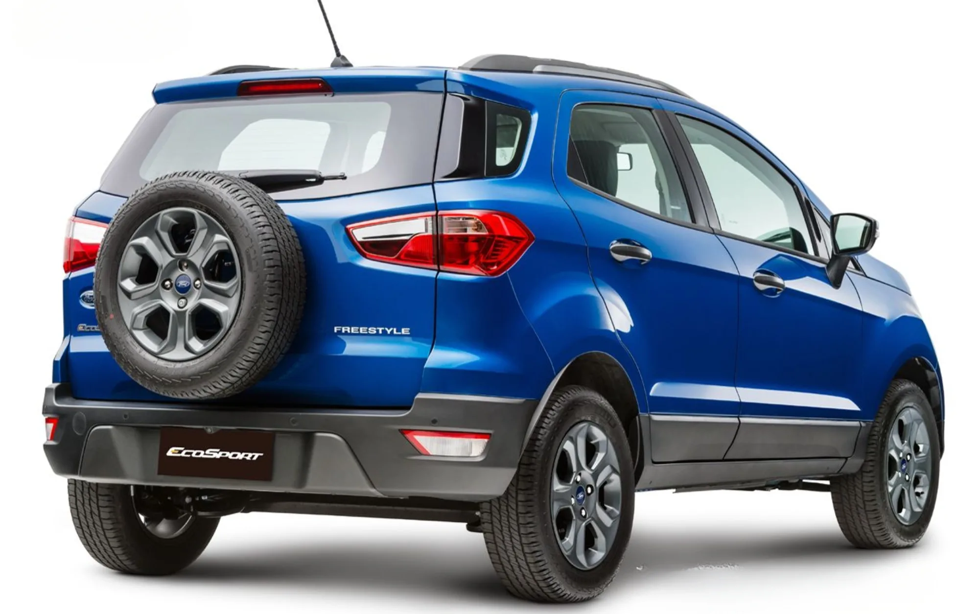 É um veículo apropriado tanto para o dia a dia quanto para pequenas viagens. O porta-malas de 356 litros atende bem as demandas de uma família pequena, embora o desempenho com carga total seja apenas razoável.