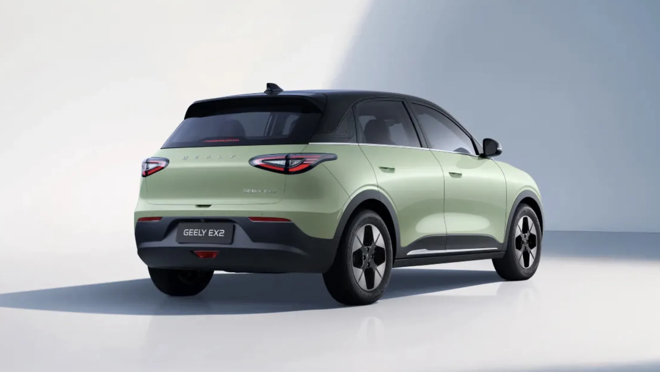 Custando cerca de R$ 140 mil, o Geely EX2 Max 2026 se posiciona como alternativa real aos carros a combustão, oferecendo economia, tecnologia e prazer ao dirigir.