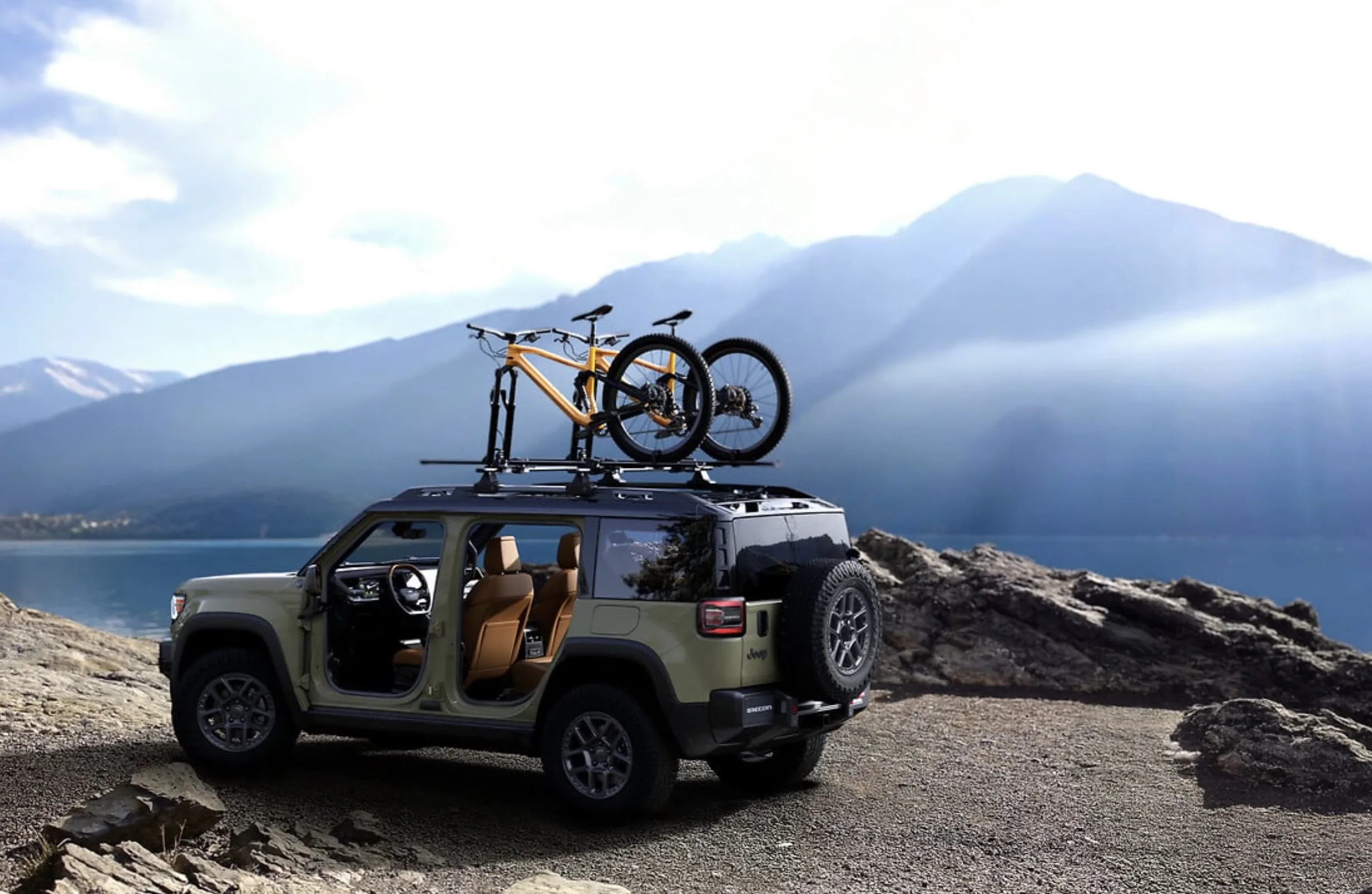 O pacote Moab reforça o uso pesado com pneus de 33 polegadas e relação curta, permitindo movimentos lentos e controlados nas serras, chapadas e caminhos rurais mais exigentes.