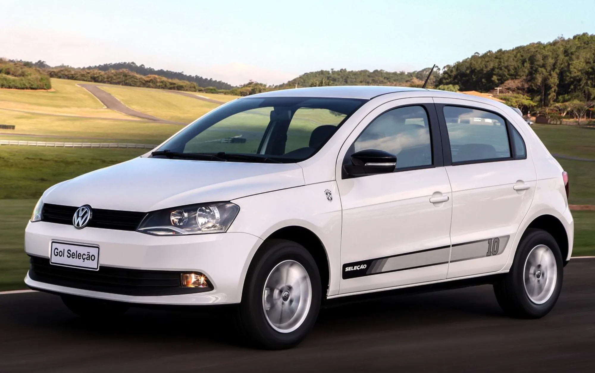Volkswagen Gol Seleção 1.0 2015: ficha técnica, consumo e versatilidade urbana