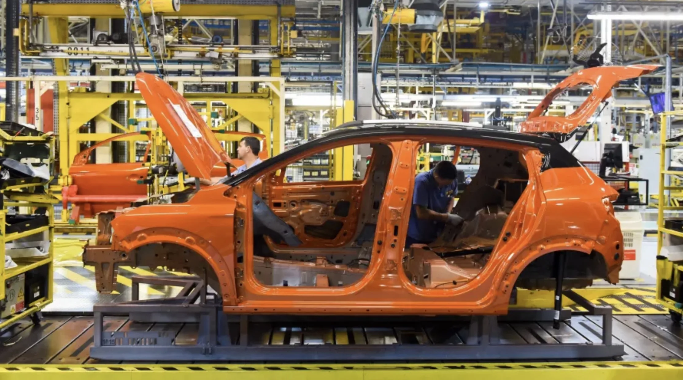 A confirmação da parceria Renault Geely marca uma virada na indústria brasileira com investimento bilionário e meta de ampliar a produção local de elétricos.