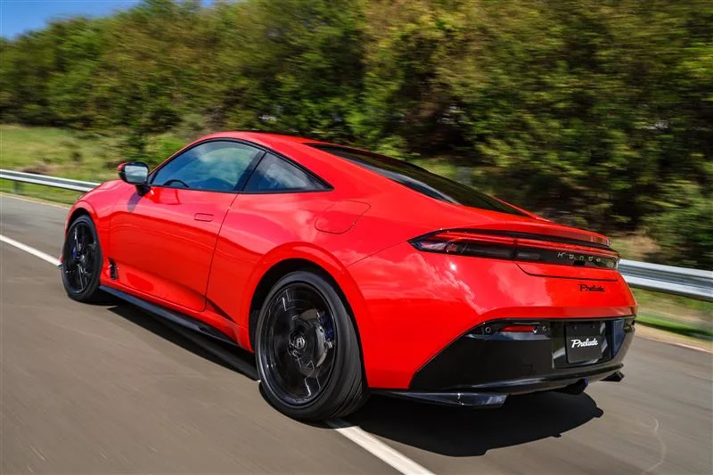 O retorno do Prelude reacende a esportividade da Honda, agora guiada por tecnologia híbrida. O cupê chega para simbolizar uma nova fase, mais técnica, eficiente e emocional.