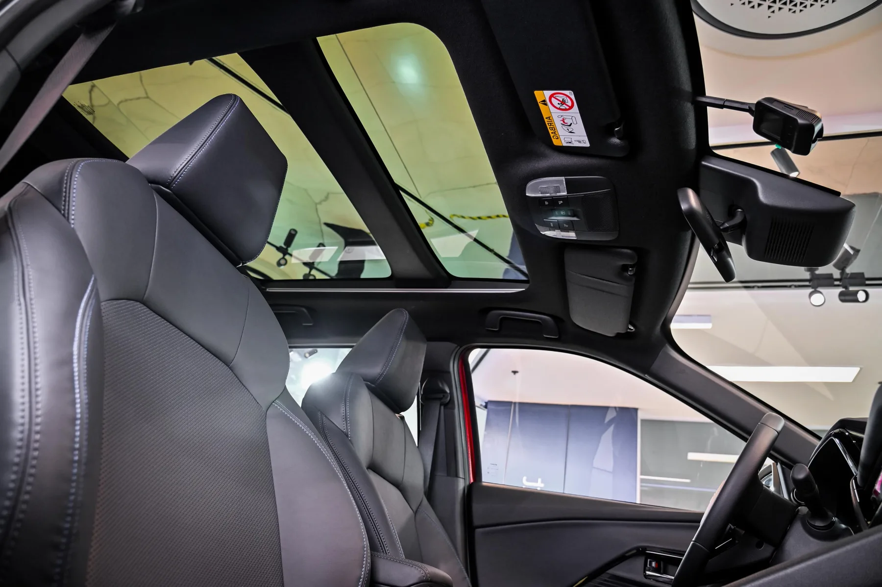 O choque final está no preço. Com valores entre R$ 161.390 e R$ 189.990, o Yaris Cross híbrido flex cobra caro pela eficiência e desafia o consumidor a repensar prioridades.