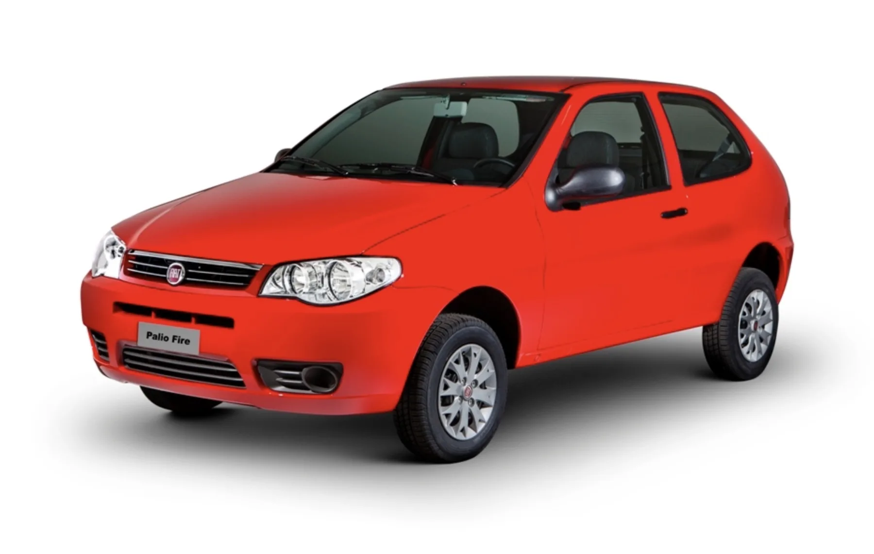 Desempenho fraco em estrada, ruídos internos com o tempo e projeto envelhecido são os principais pontos negativos no uso prolongado.