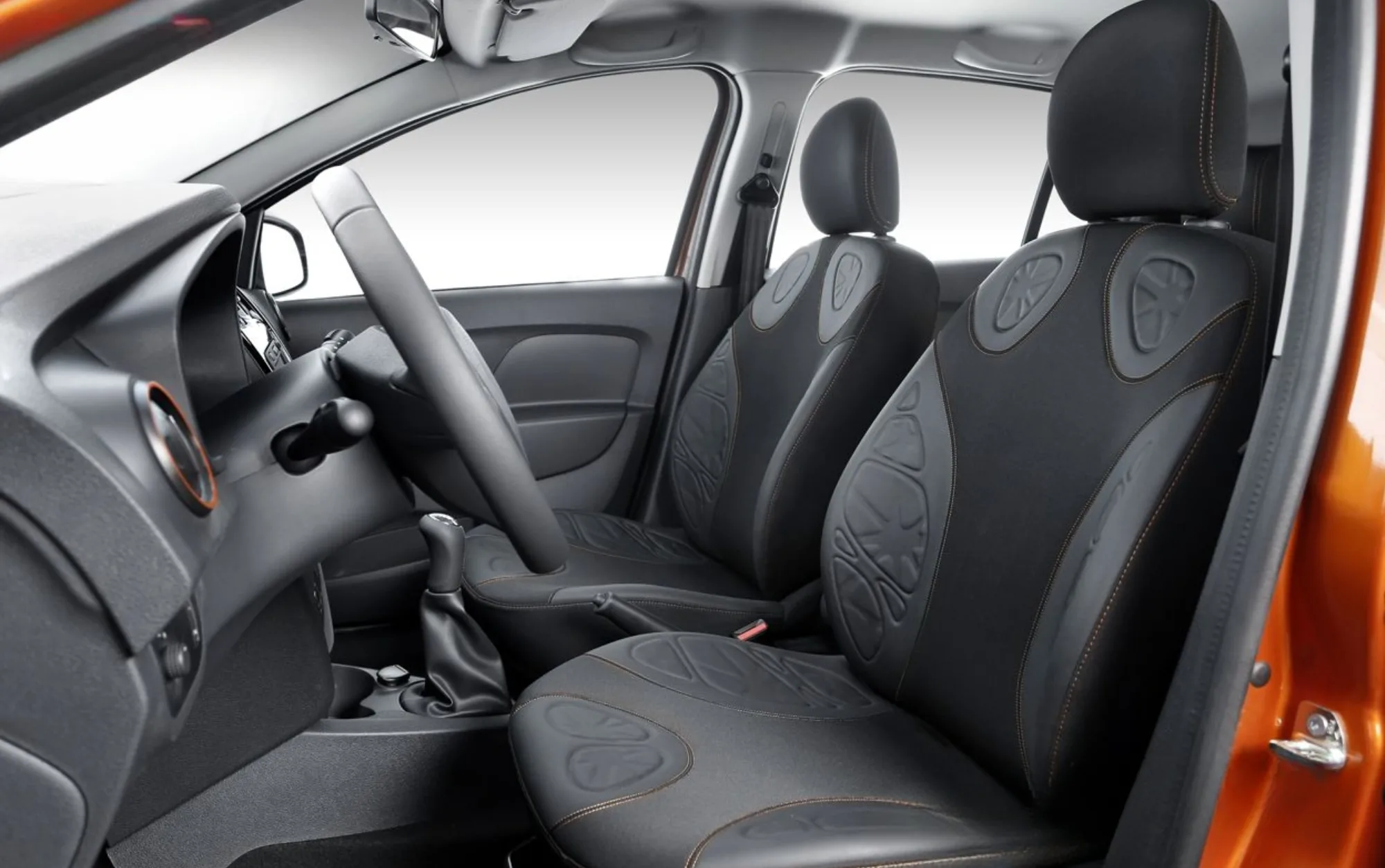 O consumo varia entre 7,4 km/l e 8,1 km/l no etanol e 10,5 km/l e 11,6 km/l na gasolina, oferecendo autonomia de até 580 km dependendo do uso, combustível e condições de rodagem.