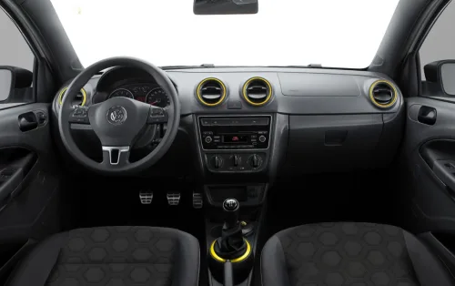 Volkswagen Gol Seleção 1.0 2015: ficha técnica, consumo e versatilidade urbana