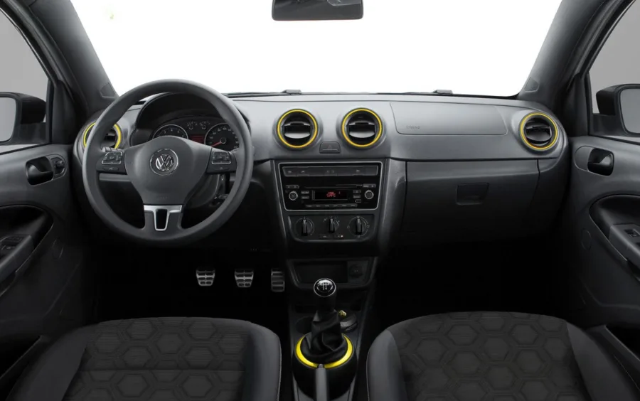 Volkswagen Gol Seleção 1.0 2015: ficha técnica, consumo e versatilidade urbana