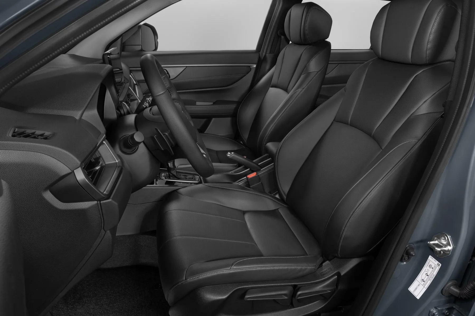 Na segurança, o pacote Honda Sensing vem completo de série, algo raro nessa faixa. Piloto adaptativo e frenagem automática fazem diferença real no trânsito`