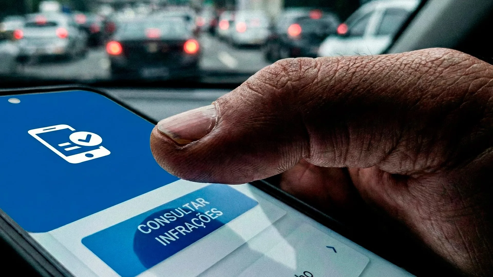 Nem todos conseguem a renovação automática, tem regras que impedem alguns motoristas de renovar facilmente pelo app.