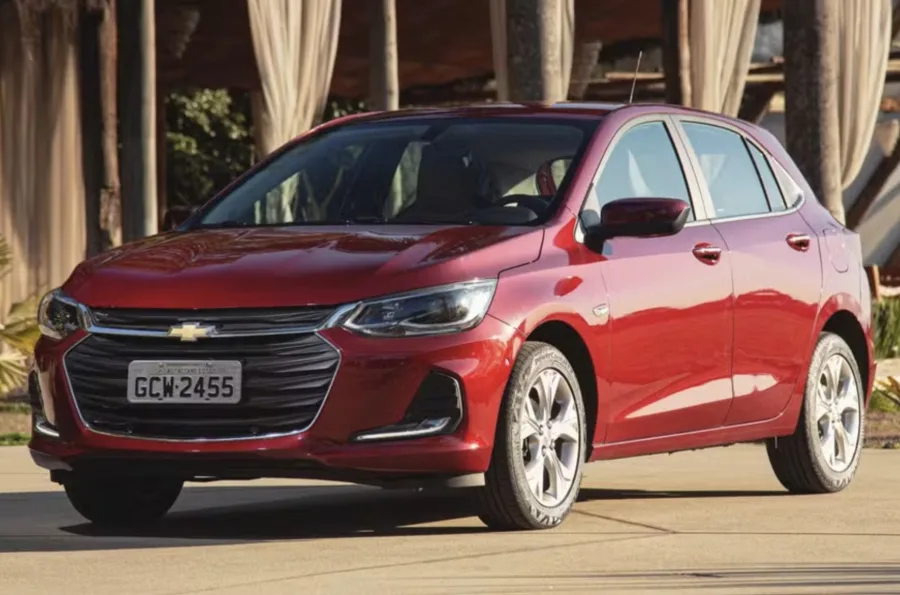 4 Carros usados baratos e completos que custam menos que Fiat Argo e VW Polo 2026