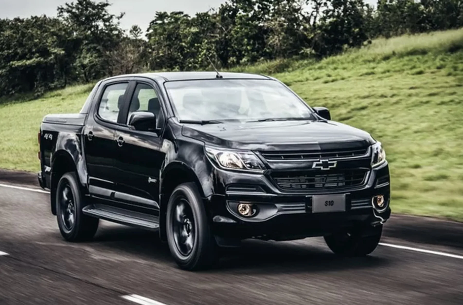 S10 Midnight 2019 atende quem precisa de força para trabalho e viagens sem abrir mão do conforto. Ainda faz sentido usada.