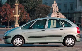 Citroën Xsara Picasso 2.0 automático 2005 ainda chama atenção pelo espaço interno e pelo preço baixo