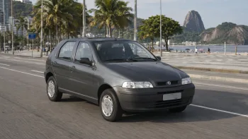Fiat Palio Young 2000 custa cerca de R$ 20 mil e atrai pela manutenção simples: “É básico, mas resolve”, diz proprietário