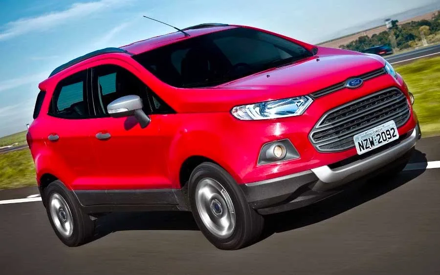 EcoSport 1.6 2013 combina posição alta ao volante, espaço interno e preços próximos de R$ 50 mil no mercado de usados.
