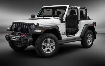 Jeep Wrangler Sport 2018 usado tem motor V6 de 284 cv, consumo de 5,8 km/l na cidade e 6,8 km/l na estrada, porta-malas de 142 litros e preço próximo de R$ 270 mil