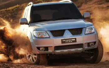 Mitsubishi Pajero TR4 2014 custa entre R$ 64.238 e R$ 74.258, tem motor 2.0 de até 140 cv, faz até 8,2 km/l e alcança 590 km de autonomia