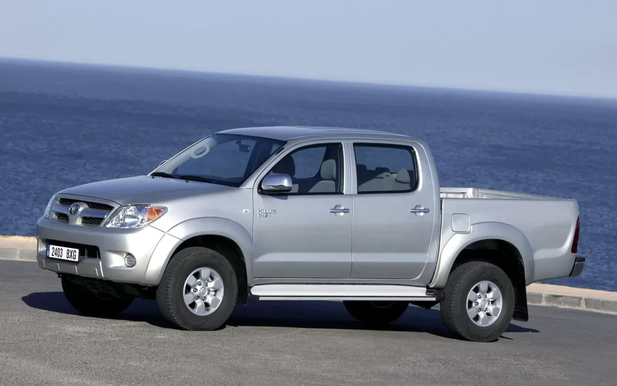 A Toyota Hilux SRV 3.0 2007 continua entre as picapes diesel mais valorizadas do mercado brasileiro. A fama de resistência ainda influencia diretamente os preços.