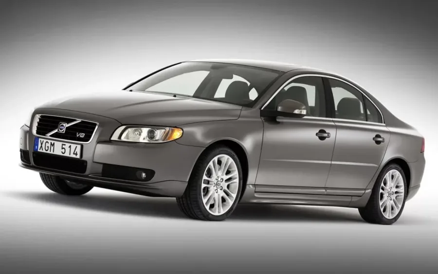 Você teria coragem de bancar um V8 de 315 cv por menos de R$ 70 mil? O Volvo S80 2008 esconde uma surpresa