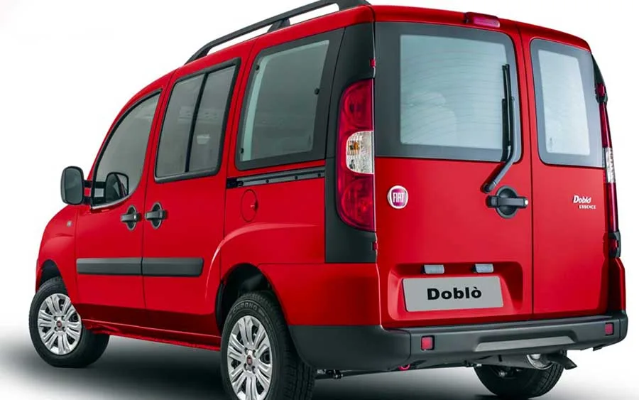 Entre os equipamentos estão ar-condicionado, direção assistida, Bluetooth, USB, freios ABS, airbags frontais e fixação ISOFIX para cadeirinhas.