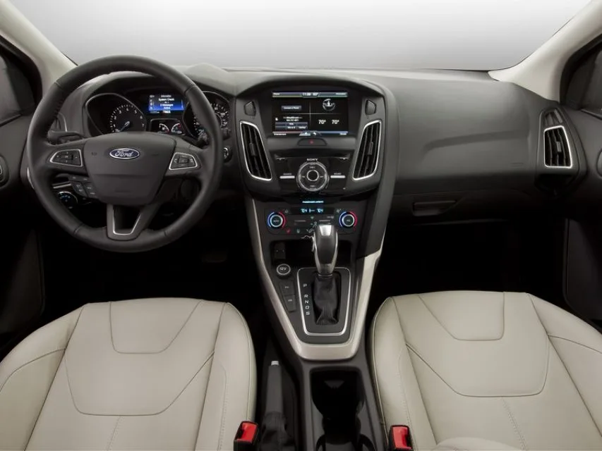 Versões equipadas com câmbio automático Powershift exigem cautela, pois o sistema ficou conhecido por falhas e custos elevados de manutenção.