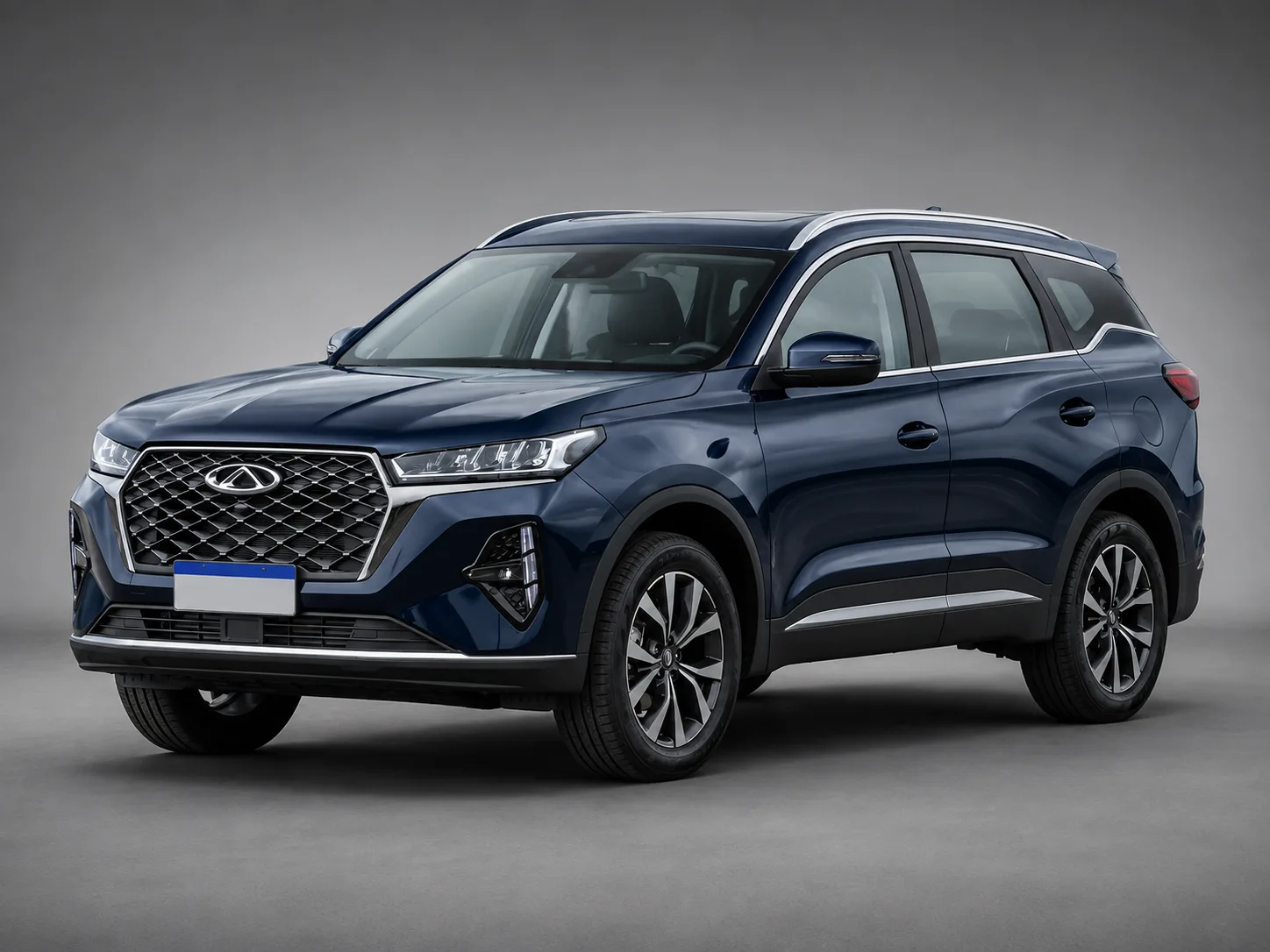 O Tiggo 7 Pro impressiona pelo excesso: muita potência, muita tela, muito espaço e uma cabine que faz alguns SUVs novos parecerem econômicos demais.