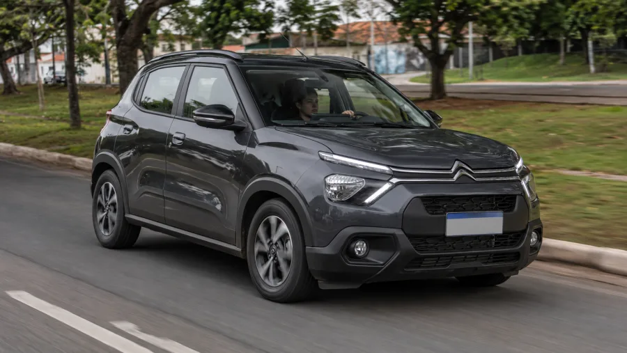 Citroën C3 Live Pack 2024 custa R$ 67.561 e mostra que simplicidade ainda pode ter câmbio automático decente