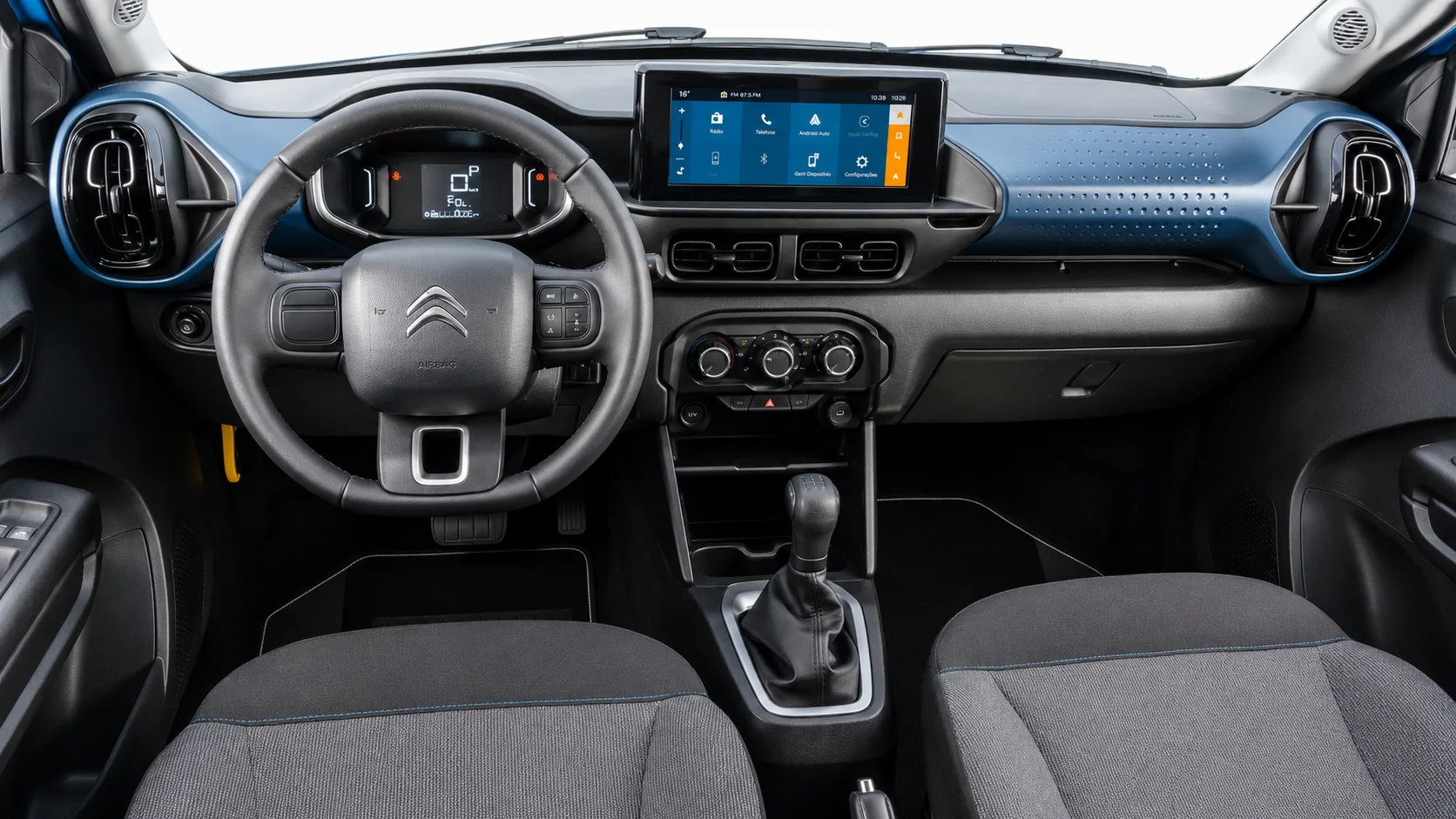 O câmbio automático de seis marchas com conversor de torque elimina o pedal de embreagem e deixa o Citroën C3 Live Pack 2024 mais cômodo no trânsito e em viagens.
