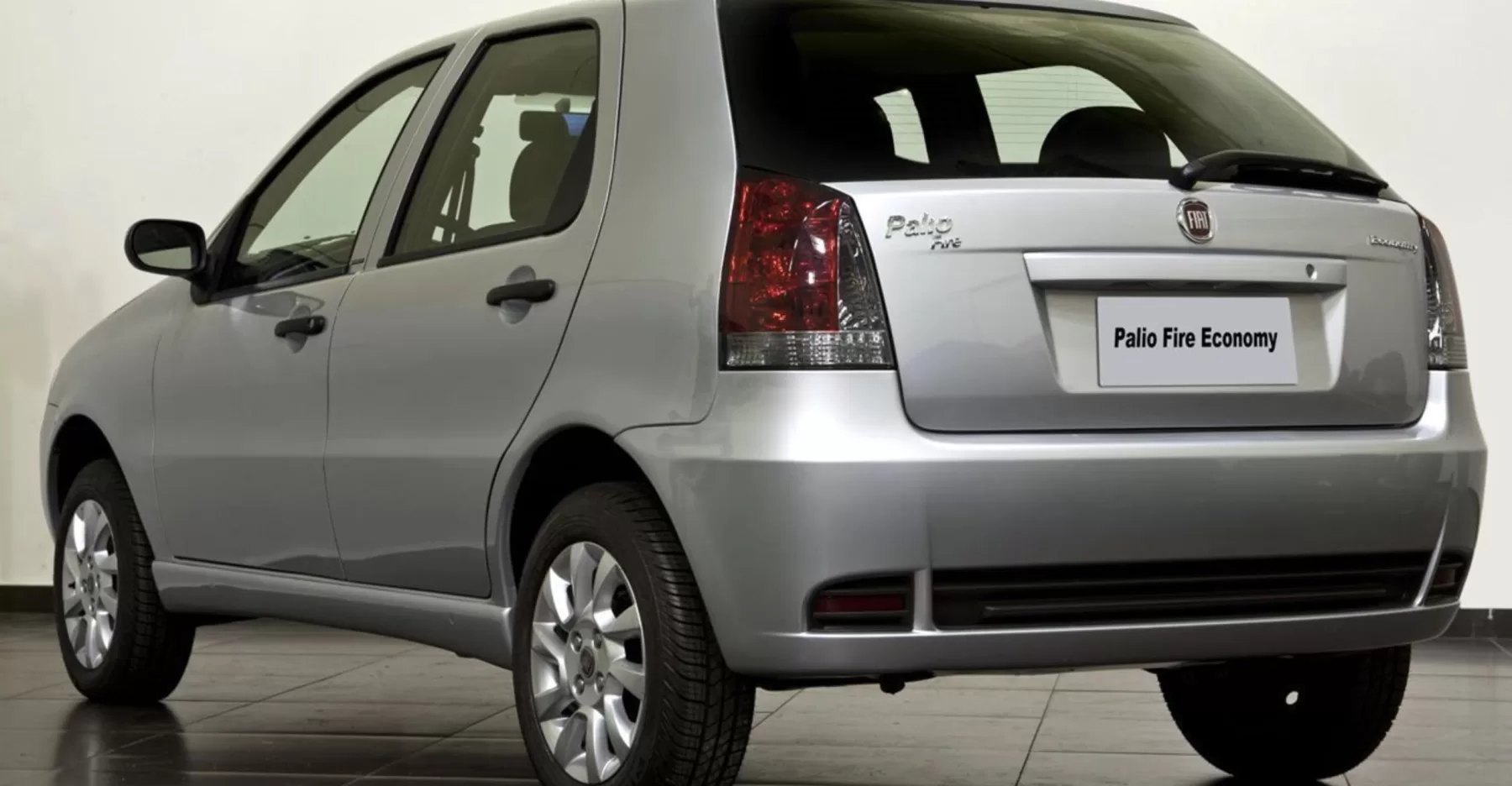 O Palio Economy 2010 serve bem como usado urbano e familiar, com manutenção simples, peças fáceis e quatro portas que ajudam na rotina.