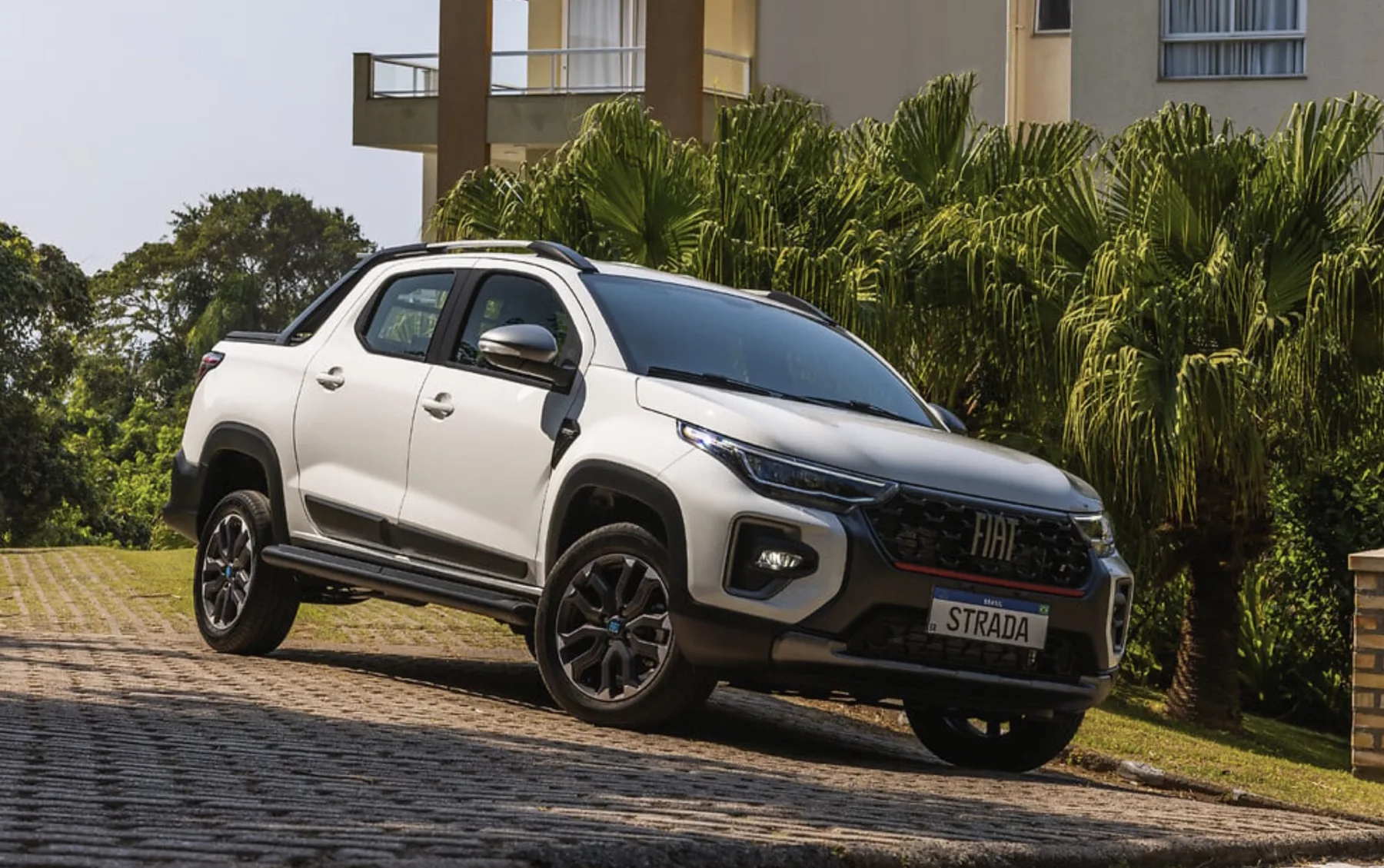 Fiat Strada Ultra 2024 serve ao trabalho e à família; usado, vale a pena quando manutenção, recalls e sinais de carga pesada estão em ordem.