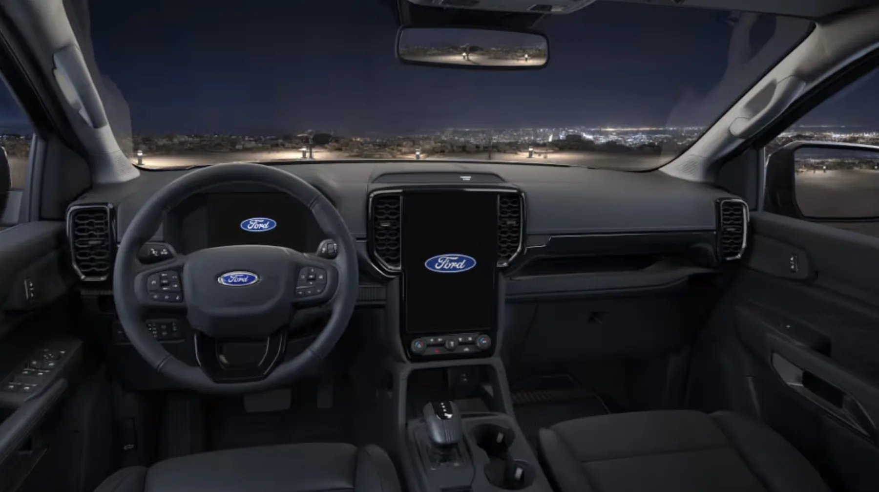 A tração integral e o automático de 10 marchas fazem a picape parecer menor ao volante, enquanto a direção elétrica alivia as manobras urbanas.