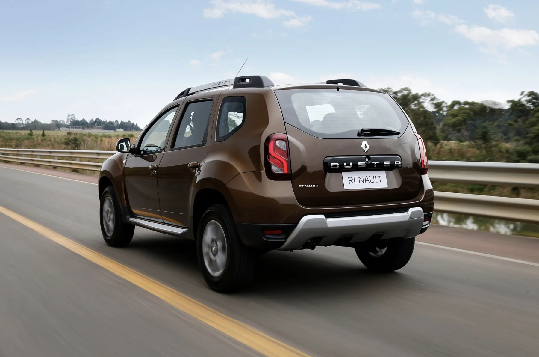 Em 2018, os SUVs ganhavam espaço, a gasolina chegou a R$ 4,725 e compradores queriam automáticos acessíveis; foi nesse ambiente que o CVT cresceu.