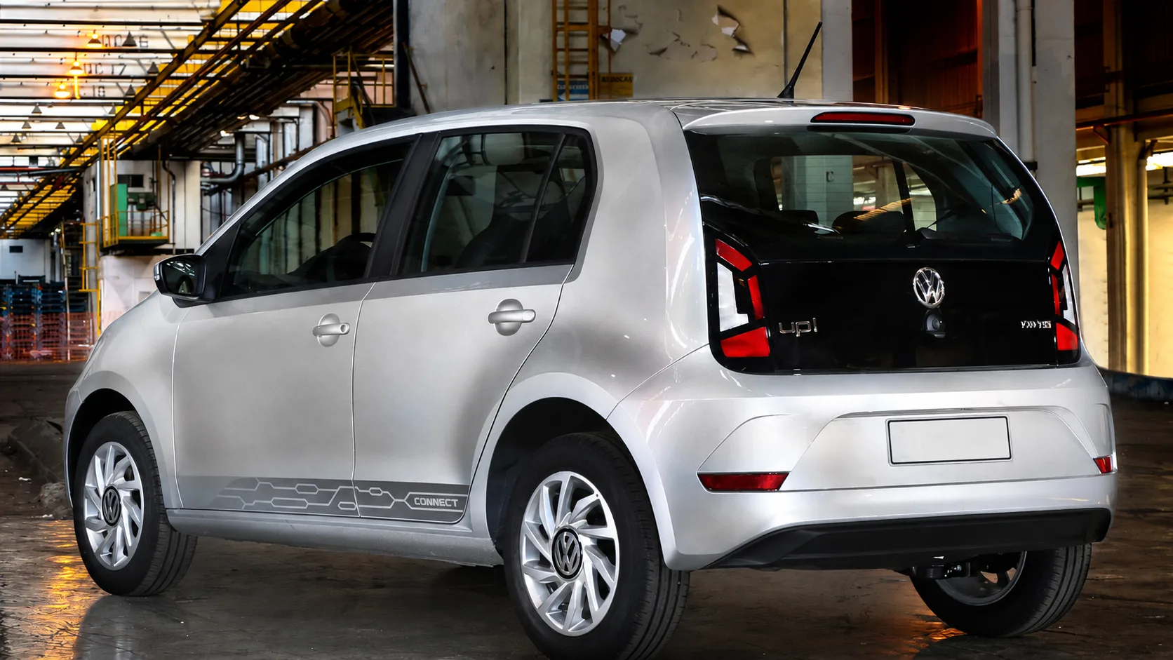 Com 105 cv no etanol e 101 cv na gasolina, o hatch acelera de 0 a 100 km/h em 9,5 segundos e responde com agilidade no trânsito, nas subidas e nas retomadas.