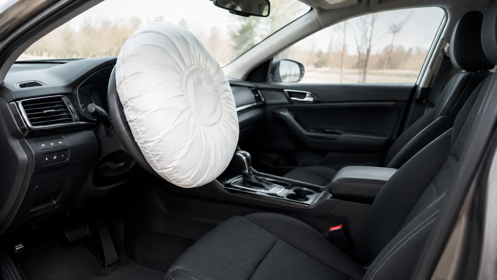 A falha está no insuflador, peça responsável por gerar o gás que infla a bolsa do airbag em uma colisão.