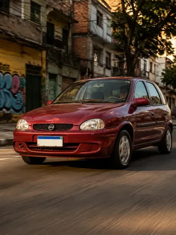 Fuja do ônibus: hatch de 64 cv faz 10,3 km/l por R$ 13 mil