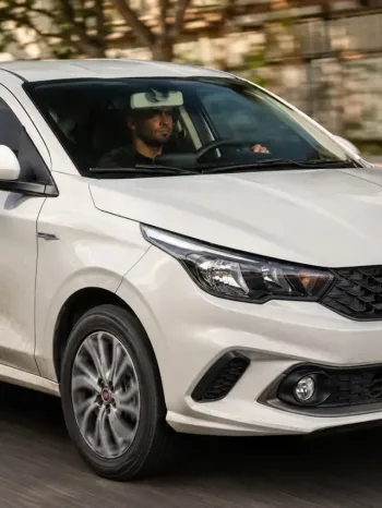 Fiat Argo Precision 1.8 2018 custa cerca de R$ 60 mil, traz motor aspirado forte e câmbio automático, enquanto disputa atenção com Honda Fit EX 2018 e Hyundai HB20 Premium 2018