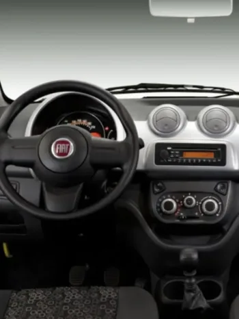 Ele custa R$ 30.651, faz até 14,5 km/l e se destaca na manutenção simples: coneça o Fiat Uno Vivace 2013