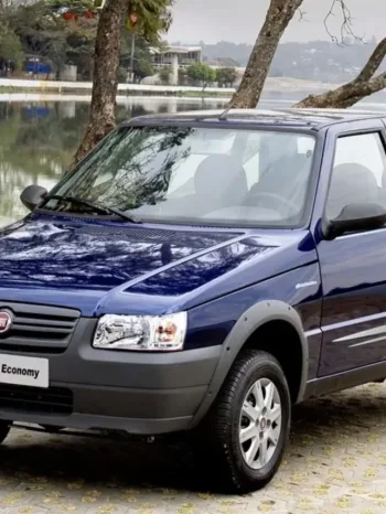 Com motor 1.0 Fire de 65 cv e suspensão elevada, o Fiat Uno Mille Way 2013 lida melhor com buracos urbanos que o baixo Chevrolet Celta