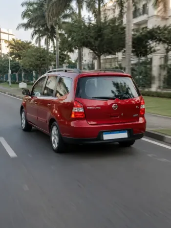 Grand Livina automática 2010: 5 razões para comprar e 5 para evitar
