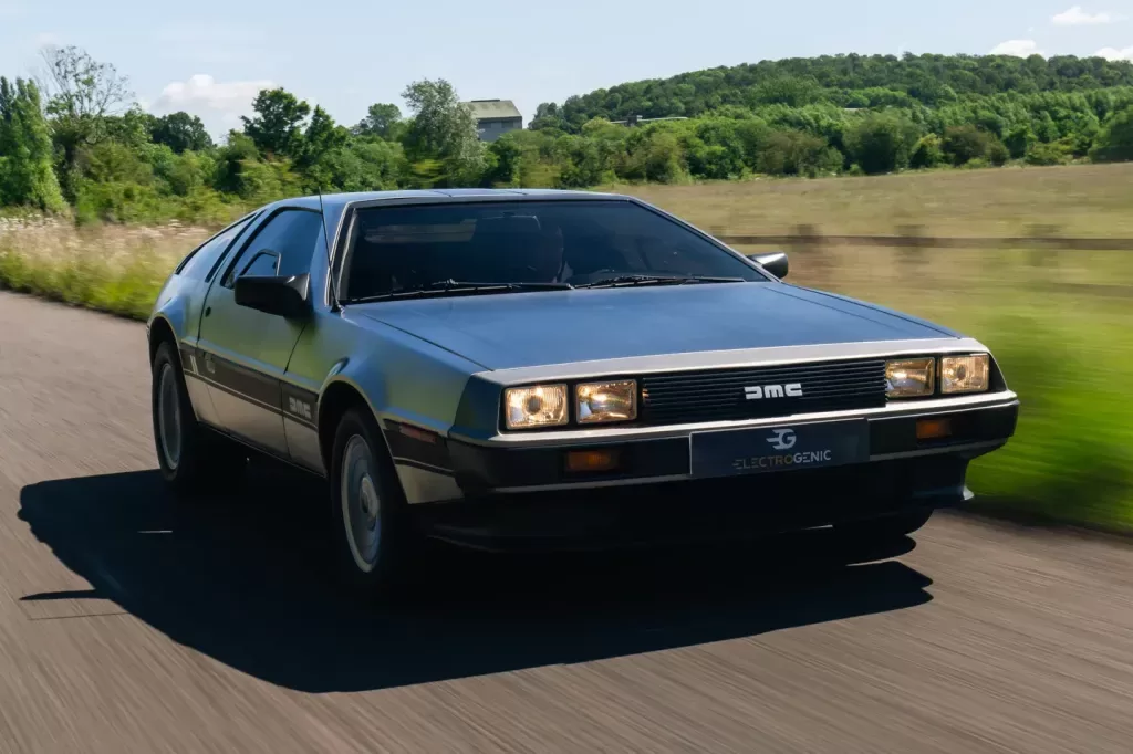 O DeLorean DMC-12, ícone do cinema na trilogia